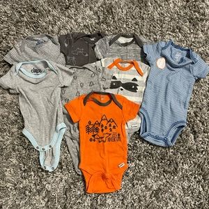 8 newborn boy onesies